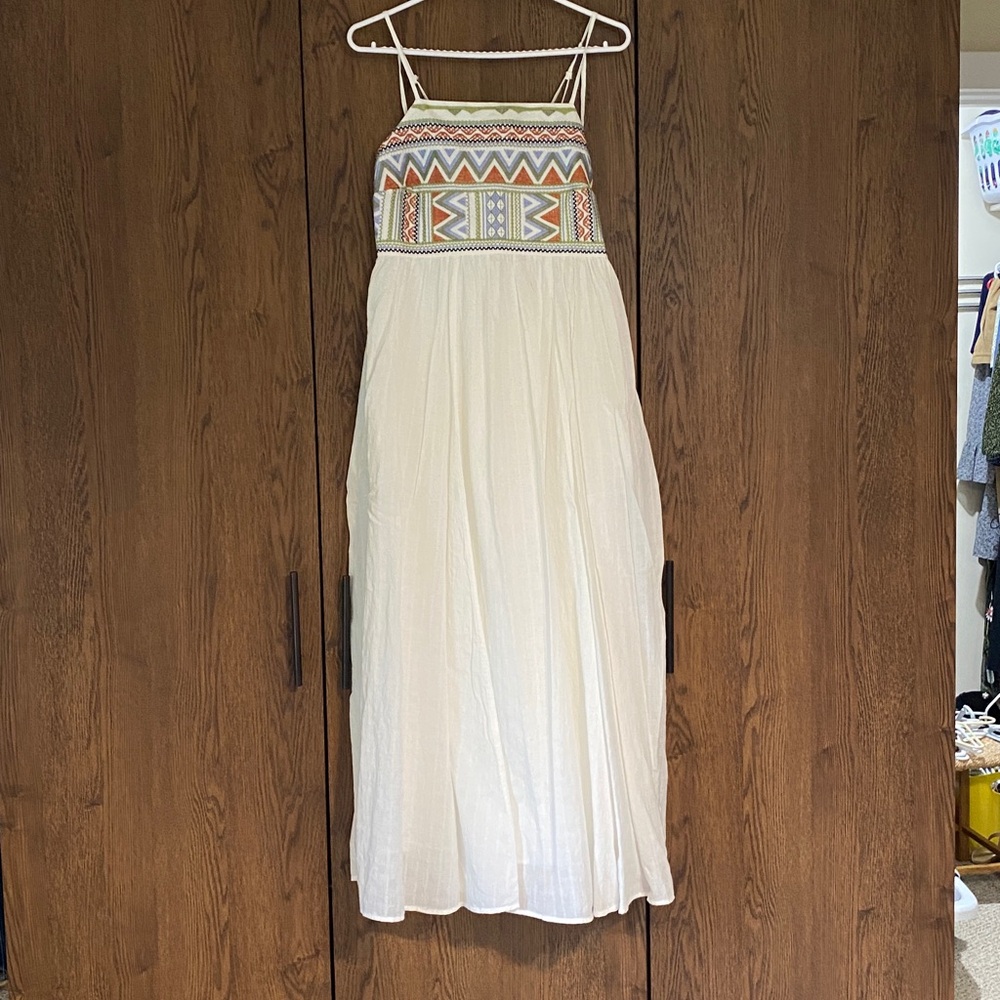 Bohemian Maxi Dress with Geometric Pattern